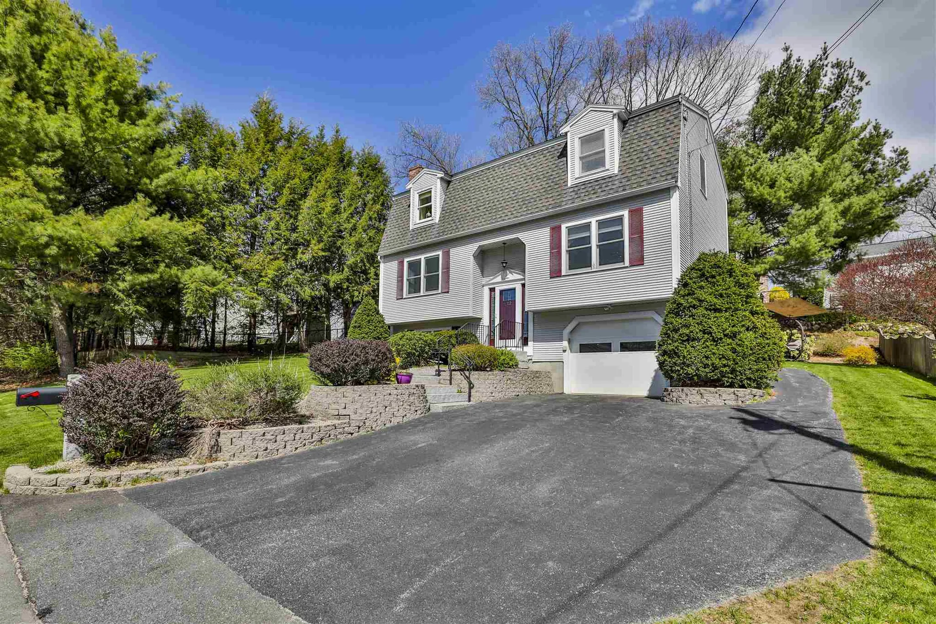 12 Shawmut Avenue Nashua NH 03064
