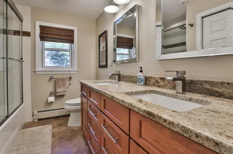 12 Shawmut Avenue Nashua NH 03064