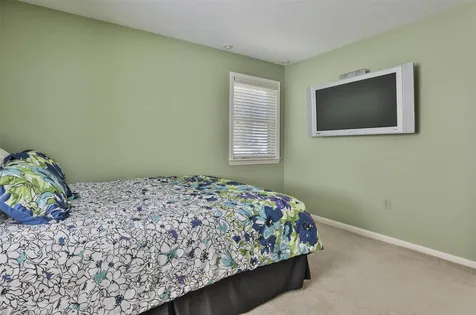 12 Shawmut Avenue Nashua NH 03064