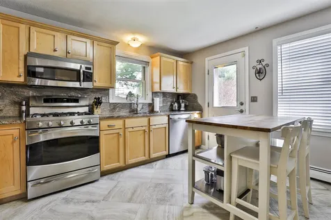 12 Shawmut Avenue Nashua NH 03064
