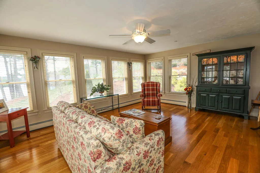 8 Granite Hill Road Windham NH 03087