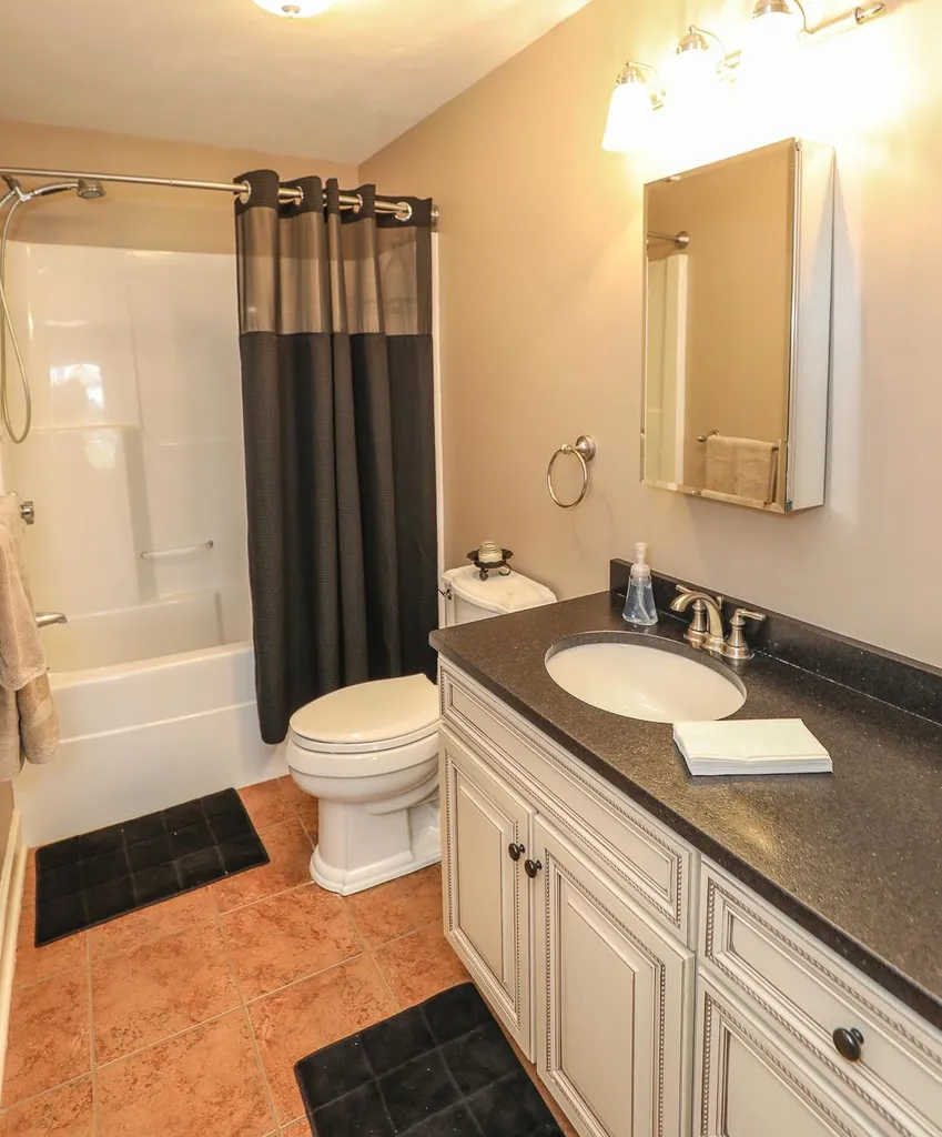 8 Granite Hill Road Windham NH 03087