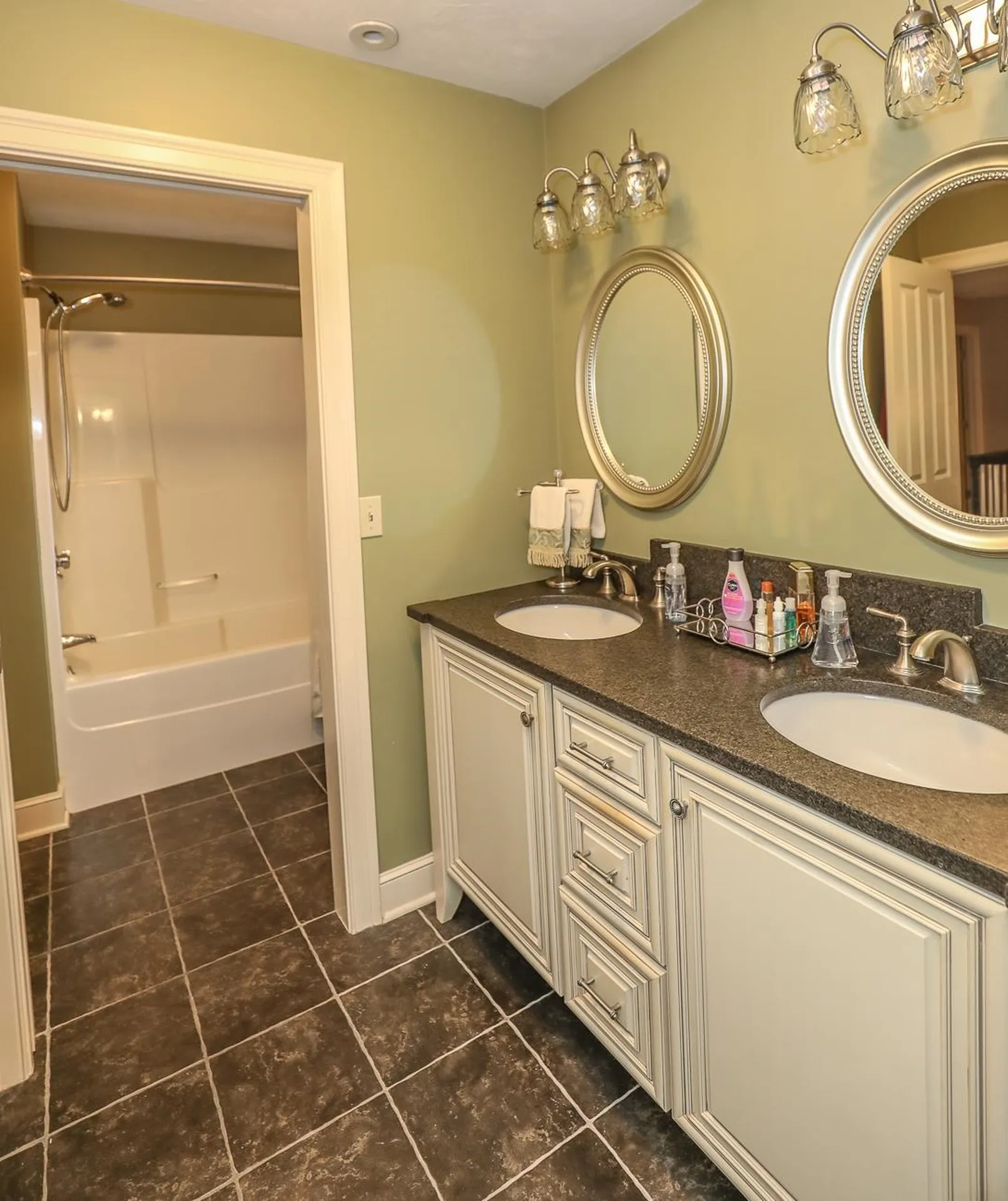 8 Granite Hill Road Windham NH 03087