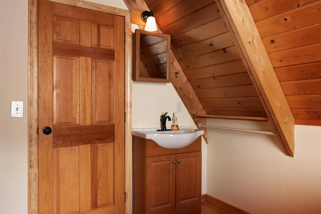 201 Nicola Road Middleton NH 03887