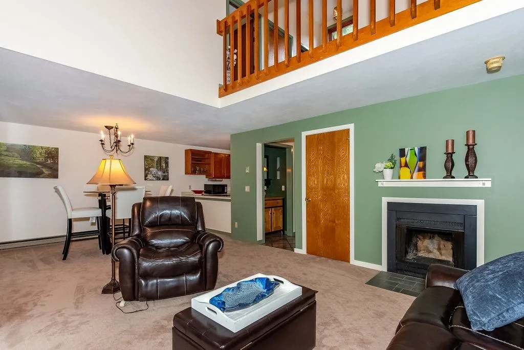 24 Kirriemuir Road Stratham NH 03885