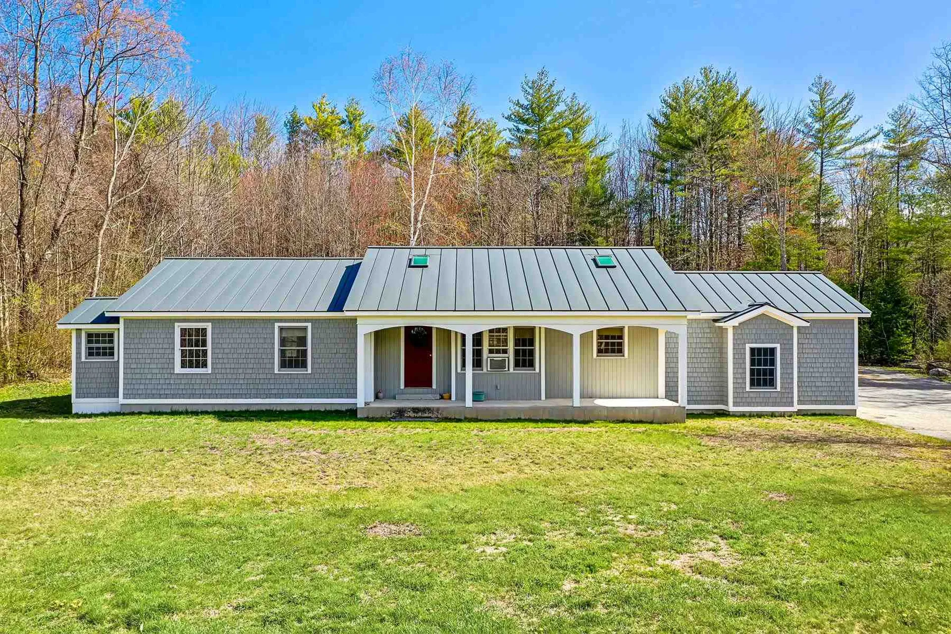 10 Meeting Hill Road Hillsborough NH 03244
