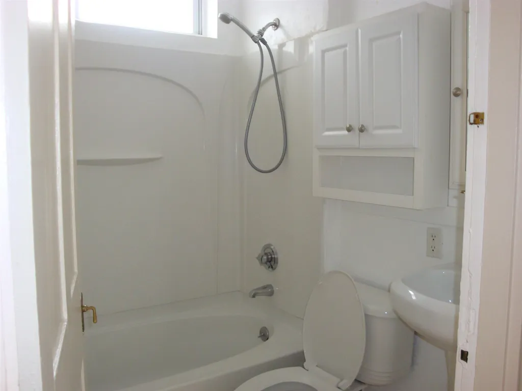 4 Gordon Court Concord NH 03301