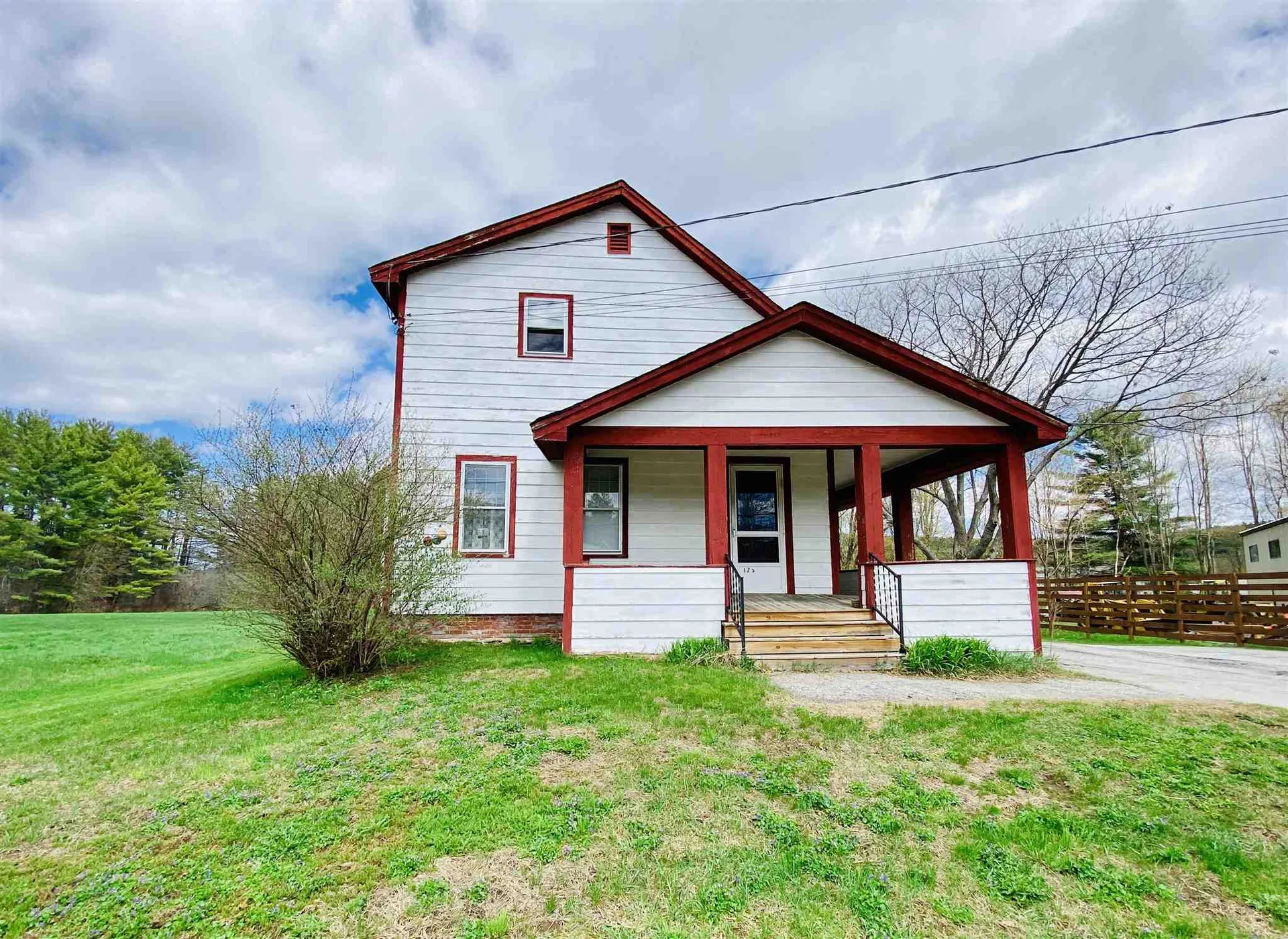 129 Oak Street Newport NH 03773