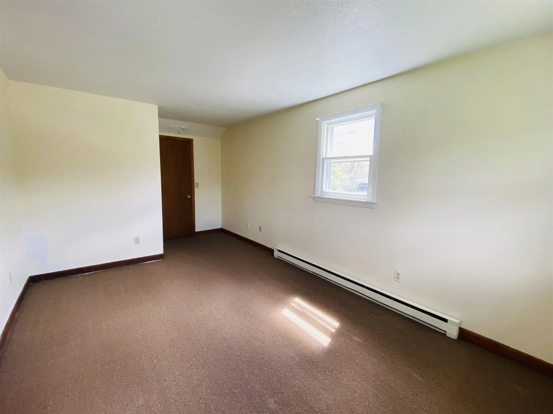 129 Oak Street Newport NH 03773