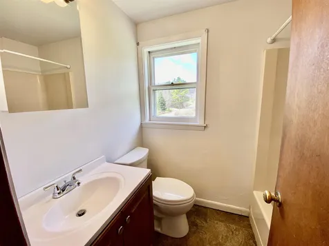 129 Oak Street Newport NH 03773