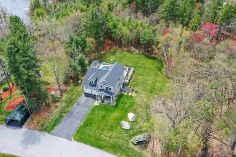 4 Luann Lane Pelham NH 03076