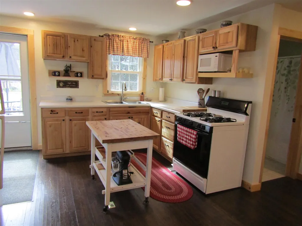 52 Mark Road Franklin NH 03235