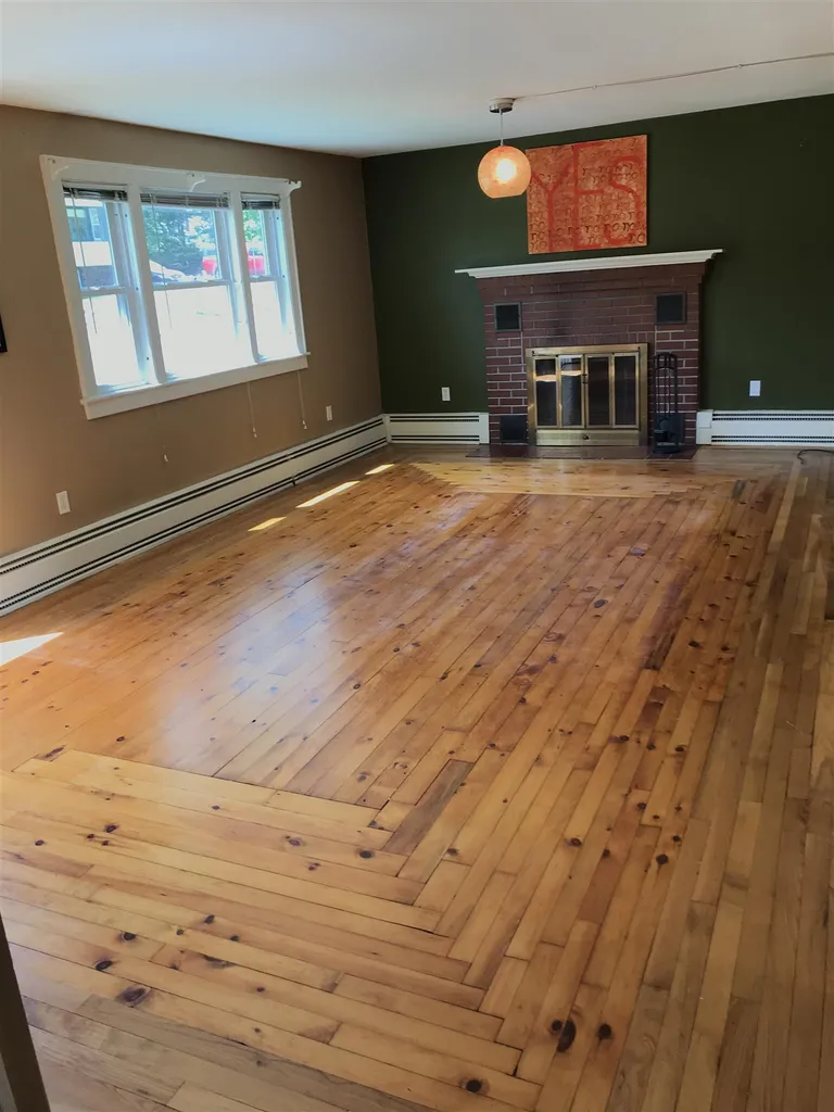 14 Eastman Avenue Bedford NH 03110