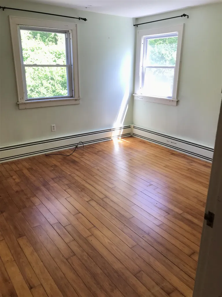 14 Eastman Avenue Bedford NH 03110
