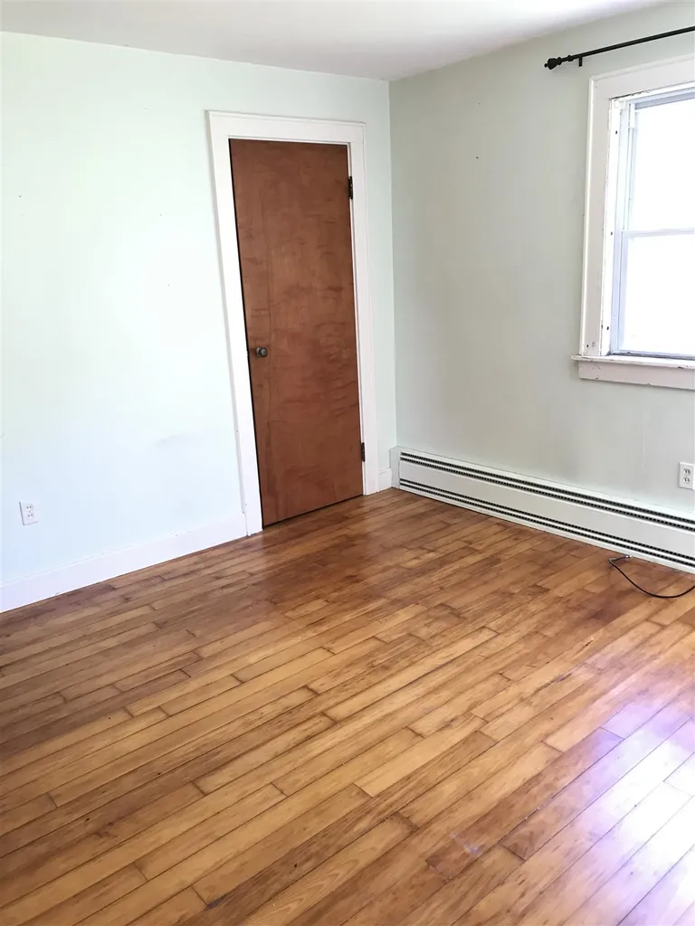 14 Eastman Avenue Bedford NH 03110