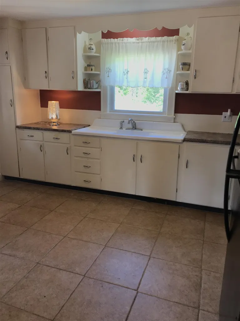 14 Eastman Avenue Bedford NH 03110