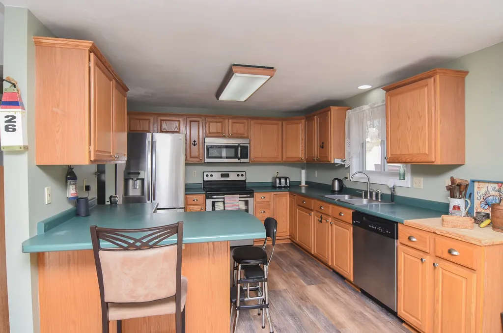 26 North Shore Road Derry NH 03038