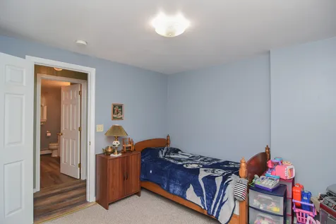26 North Shore Road Derry NH 03038