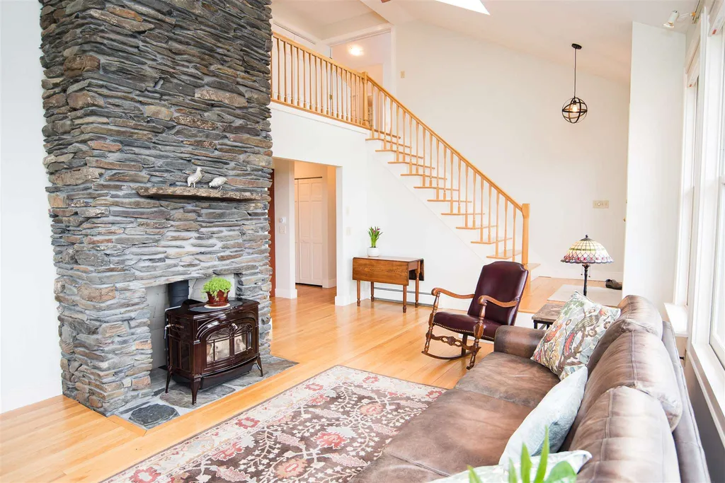 1198 Perry Hill Waterbury VT 05676