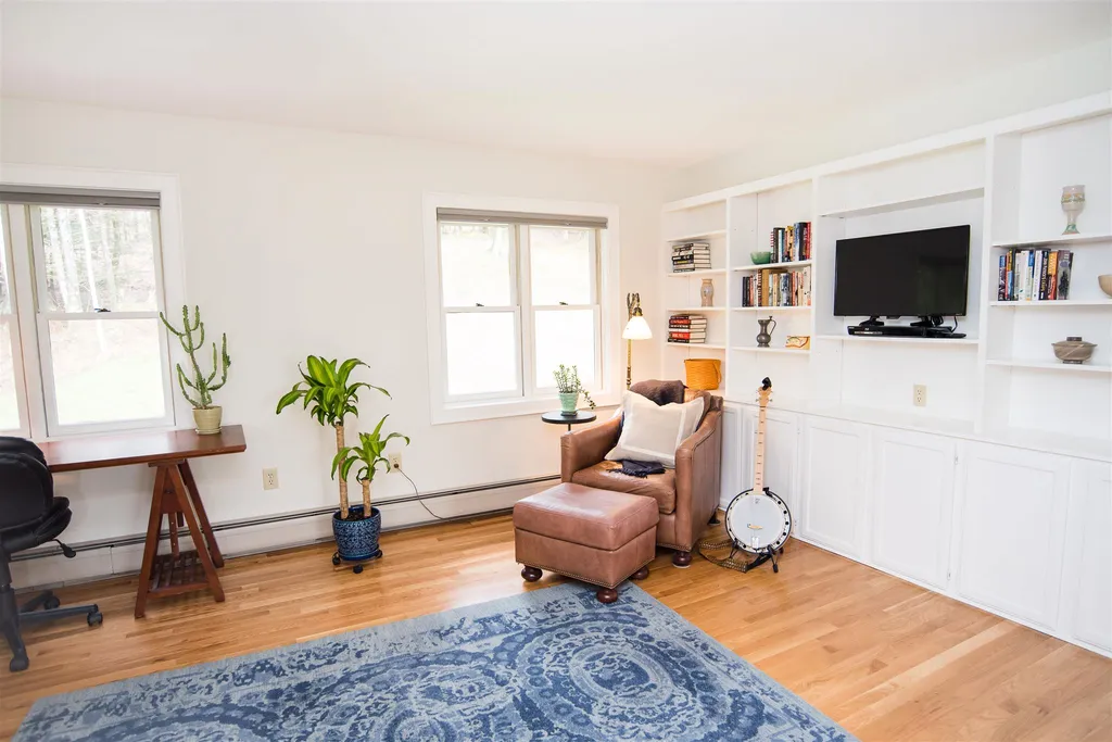 1198 Perry Hill Waterbury VT 05676
