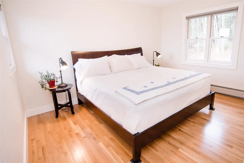 1198 Perry Hill Waterbury VT 05676