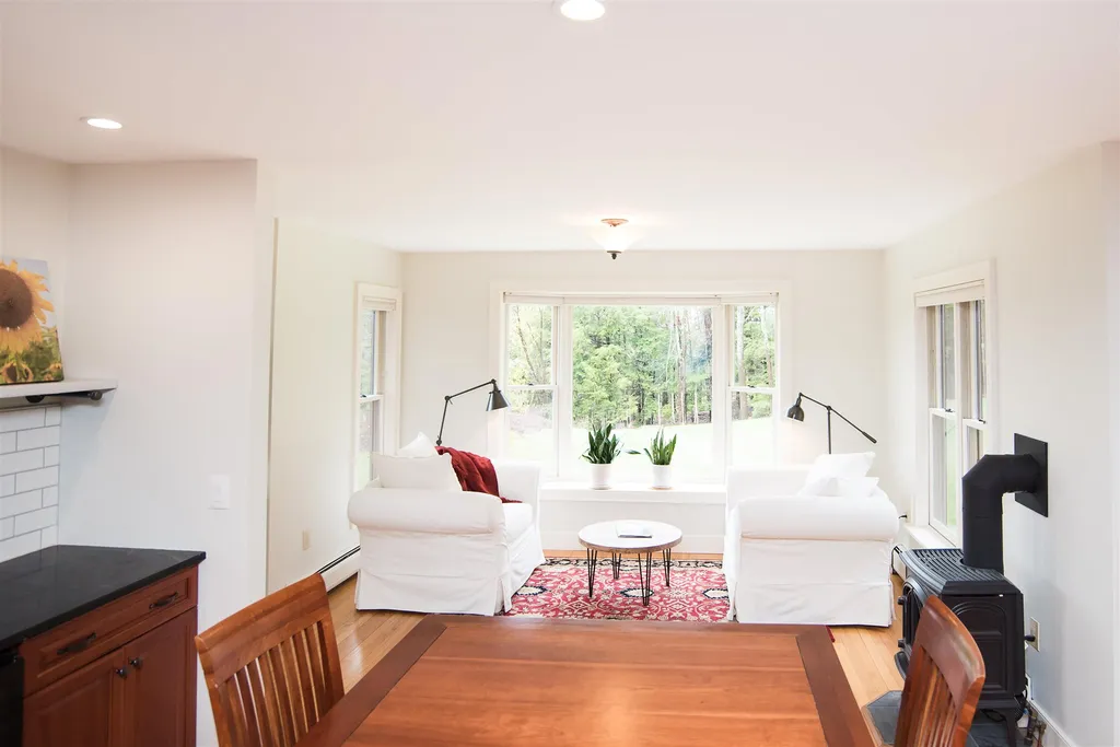 1198 Perry Hill Waterbury VT 05676