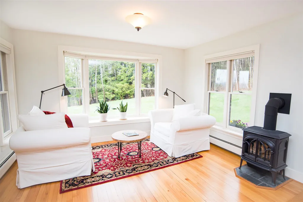 1198 Perry Hill Waterbury VT 05676