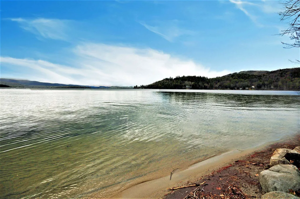 49 Lakeshore Drive Hebron NH 03241