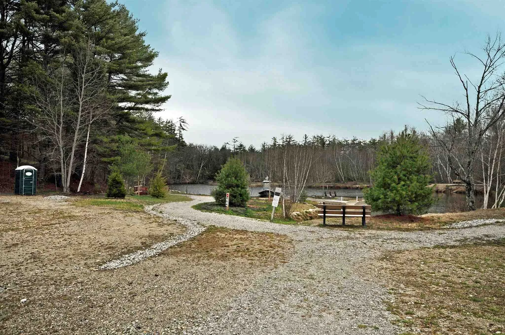 49 Lakeshore Drive Hebron NH 03241