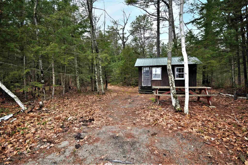 49 Lakeshore Drive Hebron NH 03241