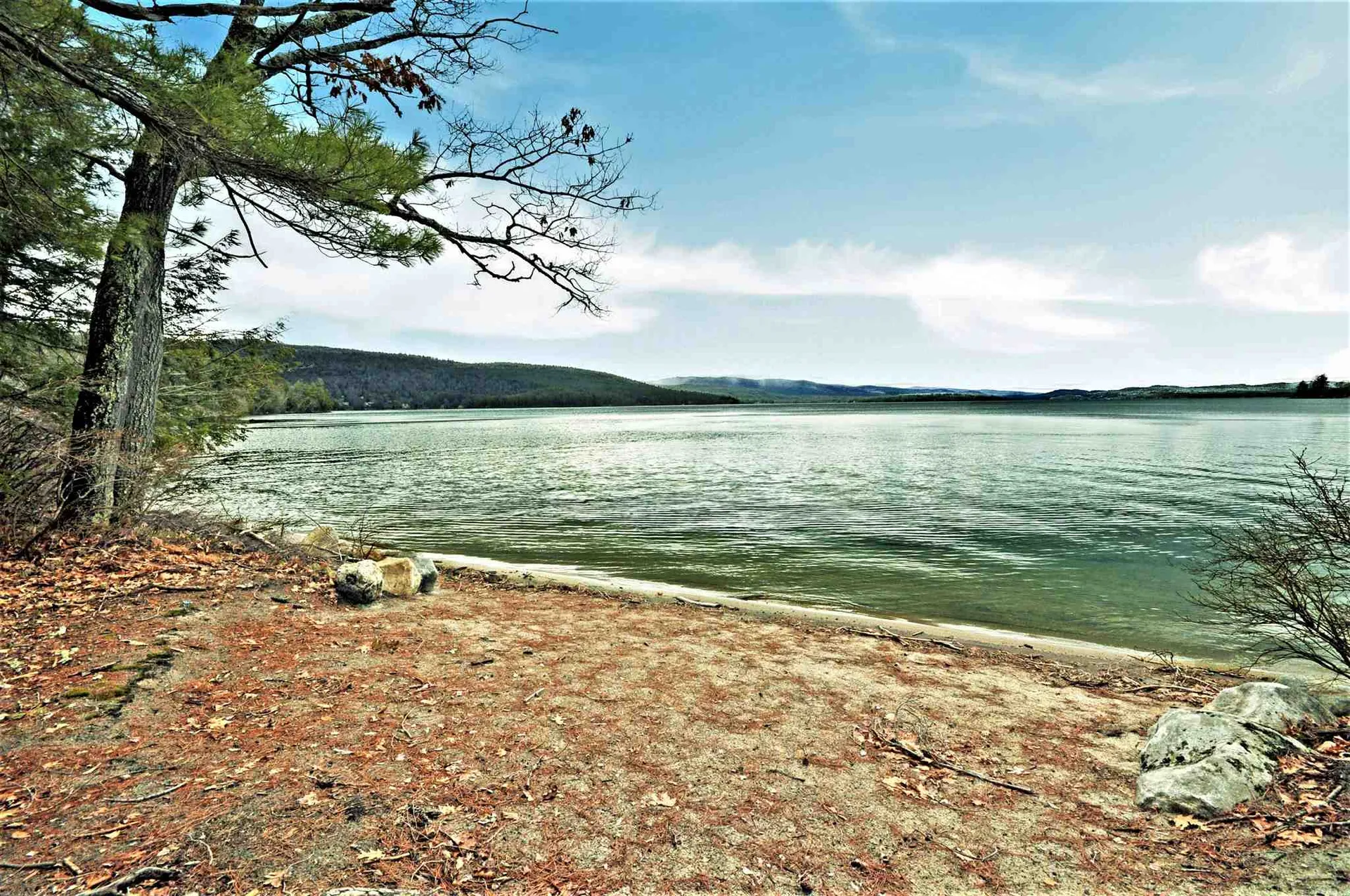 49 Lakeshore Drive Hebron NH 03241