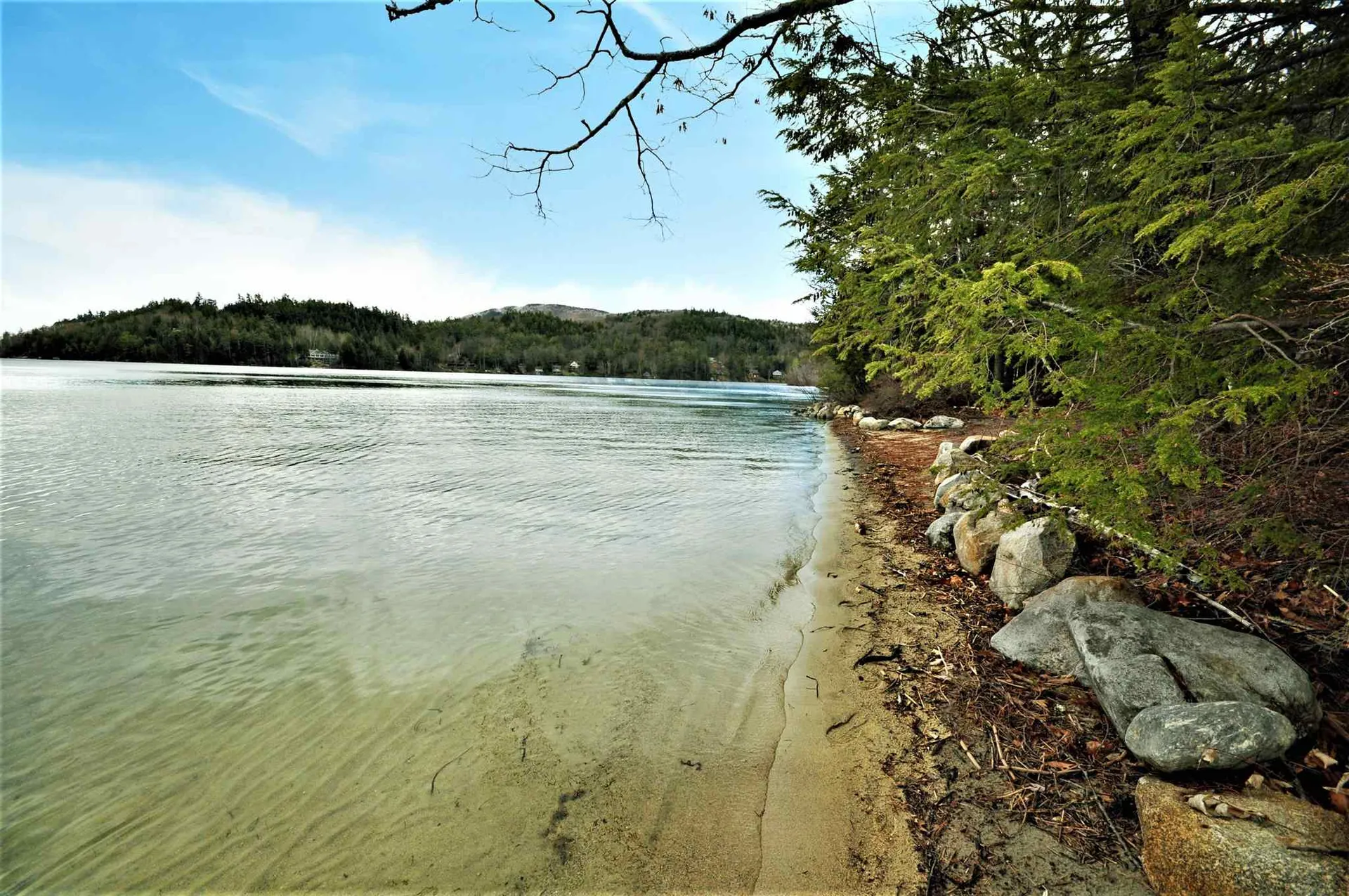 49 Lakeshore Drive Hebron NH 03241