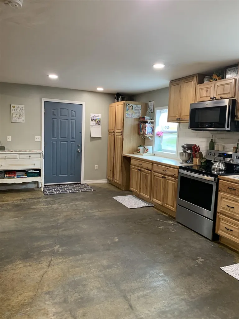 1173 Route 25a Orford NH 03777