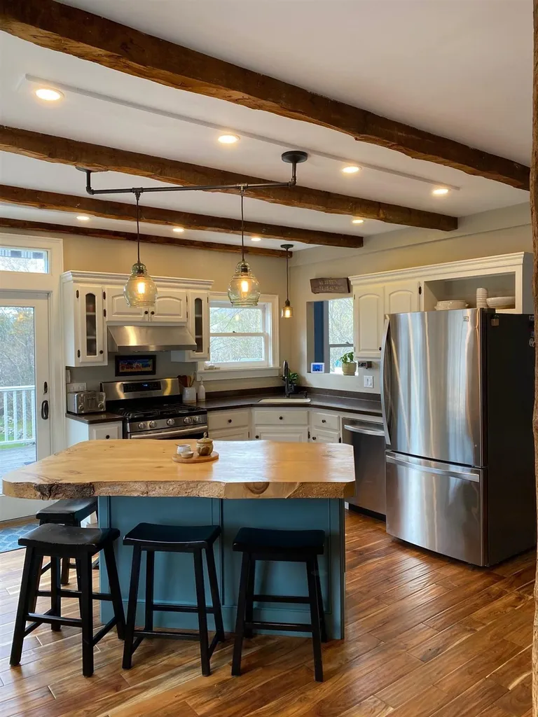 113 Main Street Plainfield NH 03781