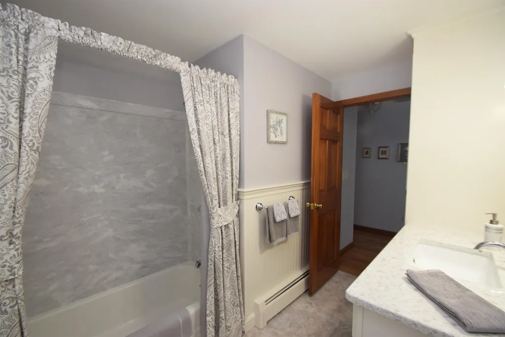 9 Tokanel Road Windham NH 03087