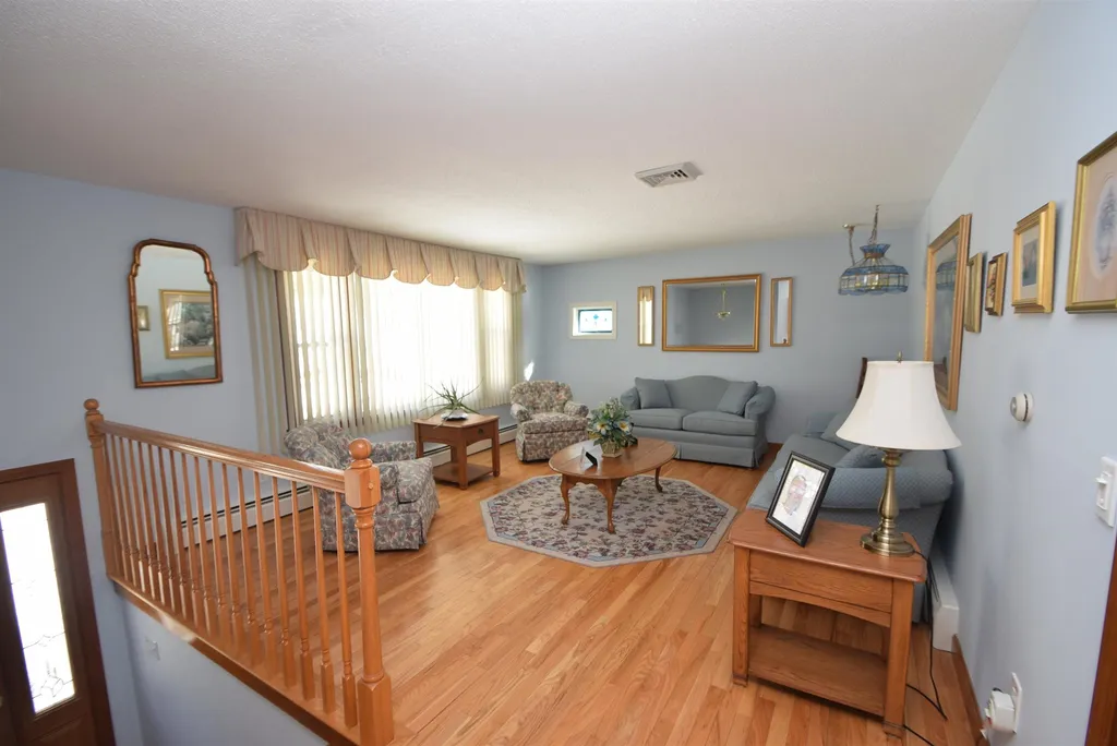 9 Tokanel Road Windham NH 03087