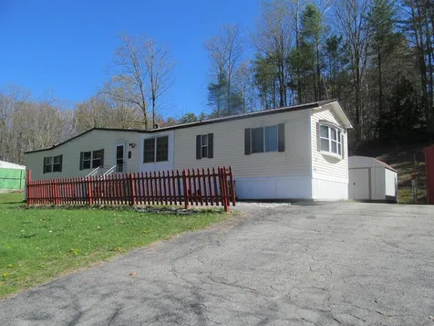29 Stewart Avenue Claremont NH 03743-5923