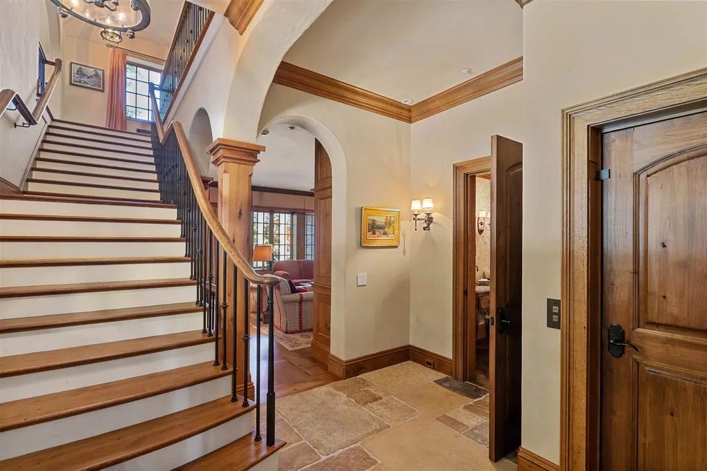 25 Burkehaven Lane Sunapee NH 03782