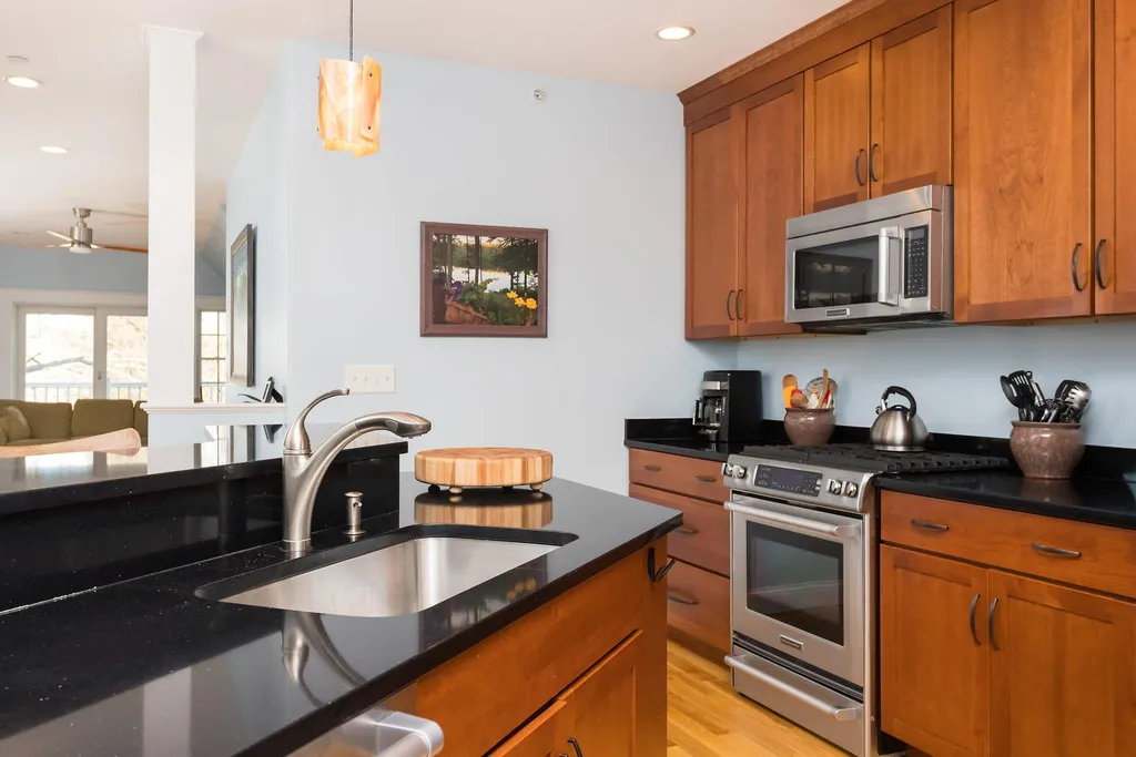 198 Islington Street Portsmouth NH 03801