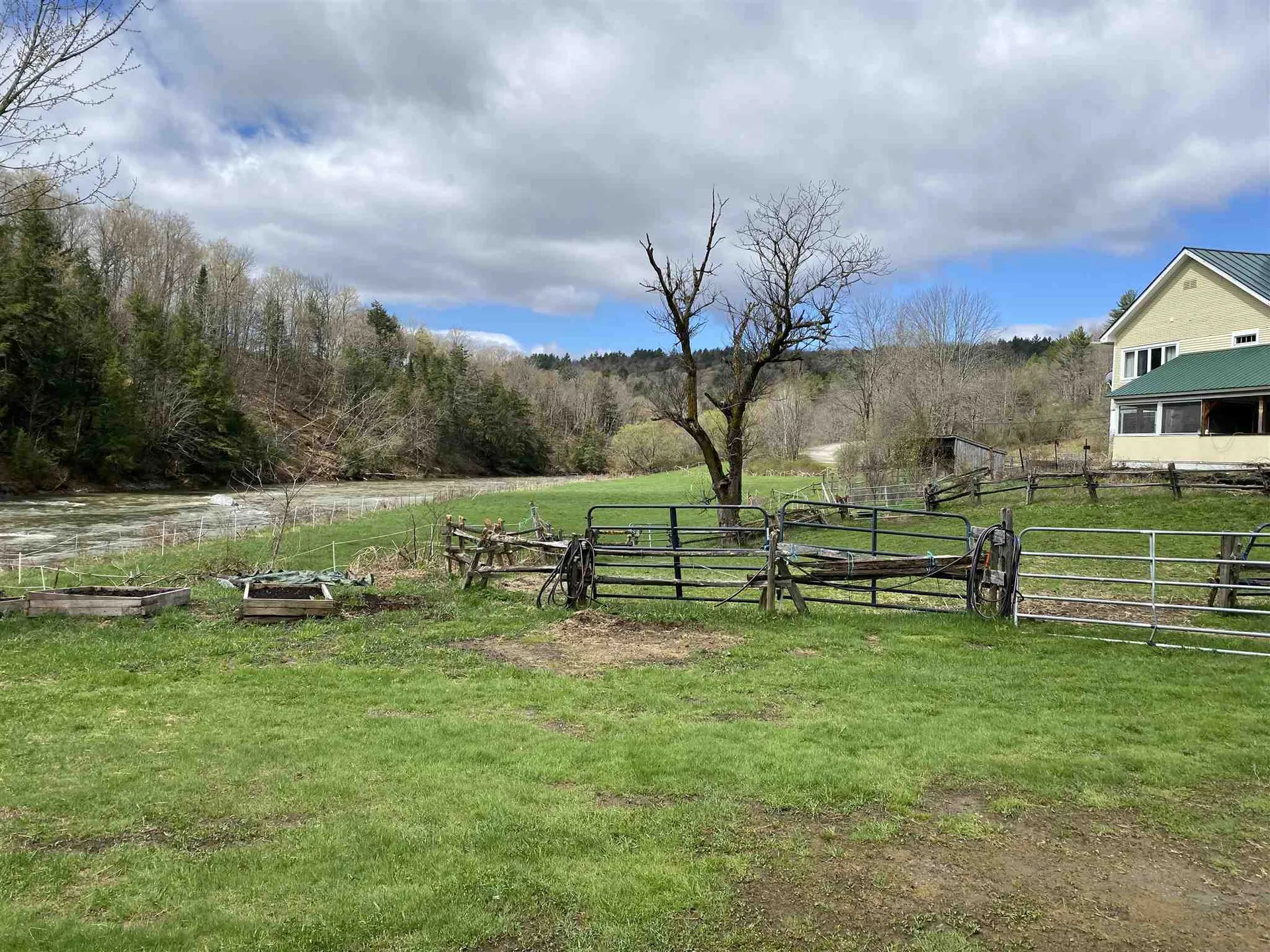170 Old Route 100 Moretown VT 05660
