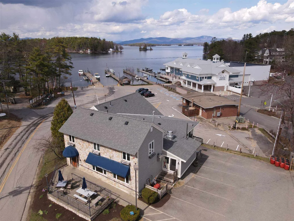 25 Dock Road Gilford NH 03249