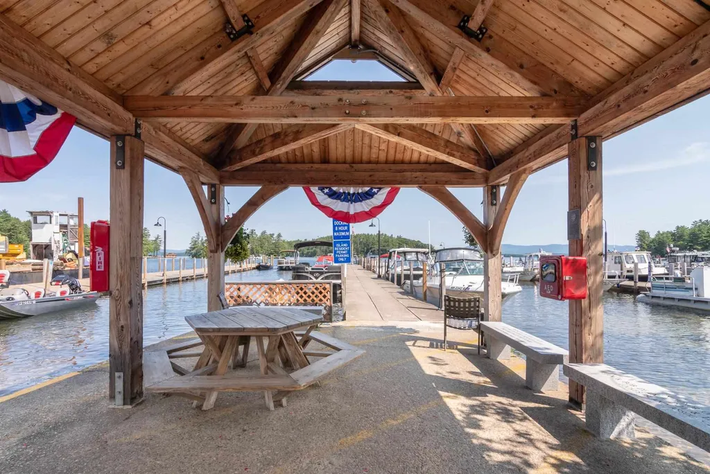25 Dock Road Gilford NH 03249