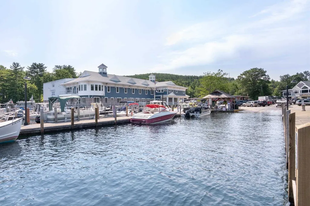 25 Dock Road Gilford NH 03249