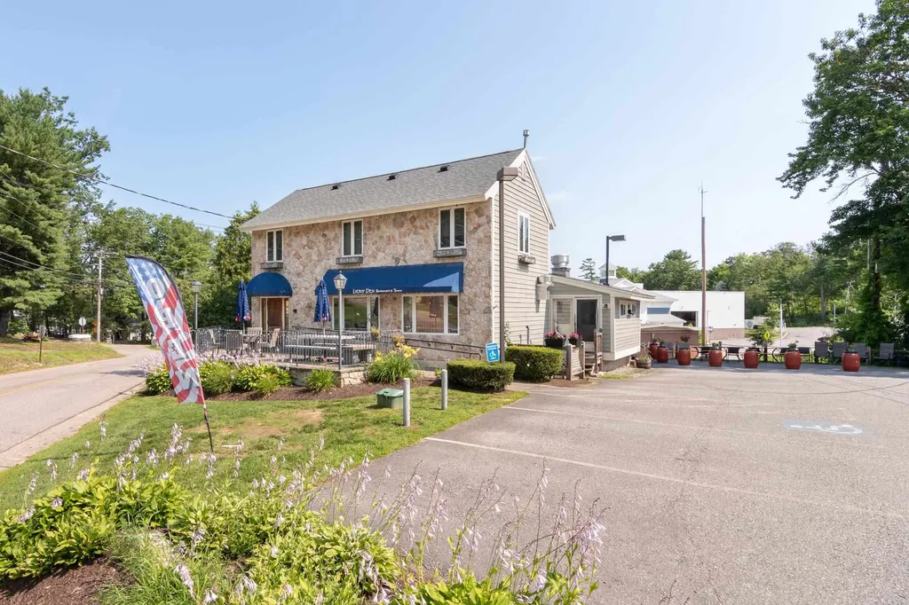 25 Dock Road Gilford NH 03249