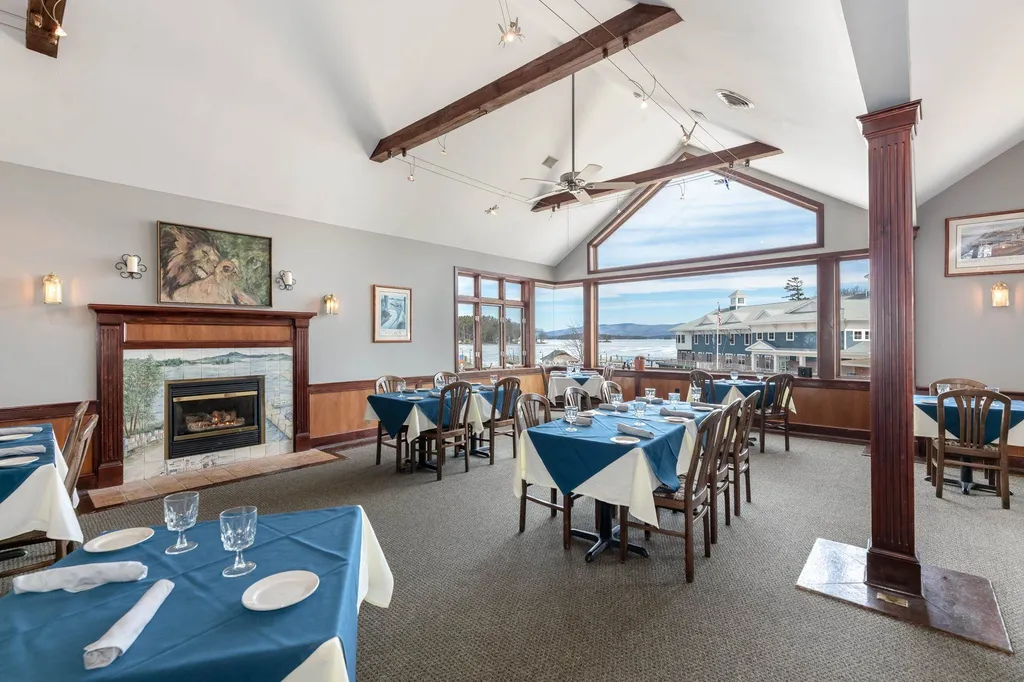 25 Dock Road Gilford NH 03249