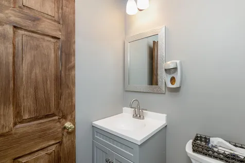 25 Dock Road Gilford NH 03249