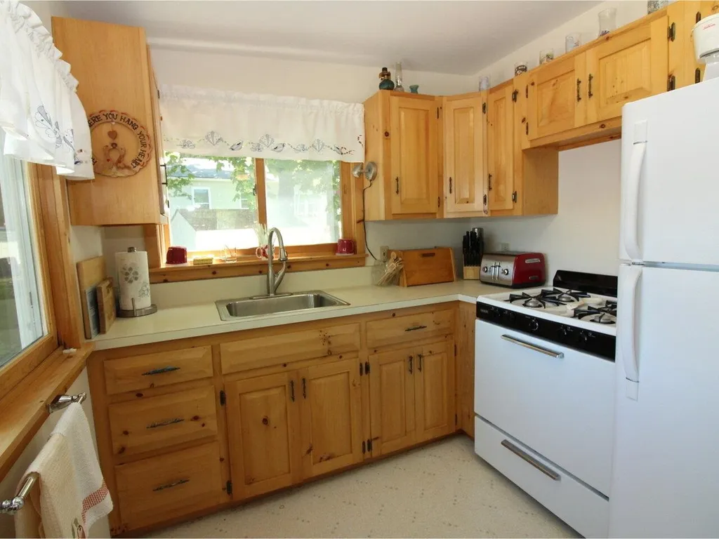 53 West Island Road Colchester VT 05446