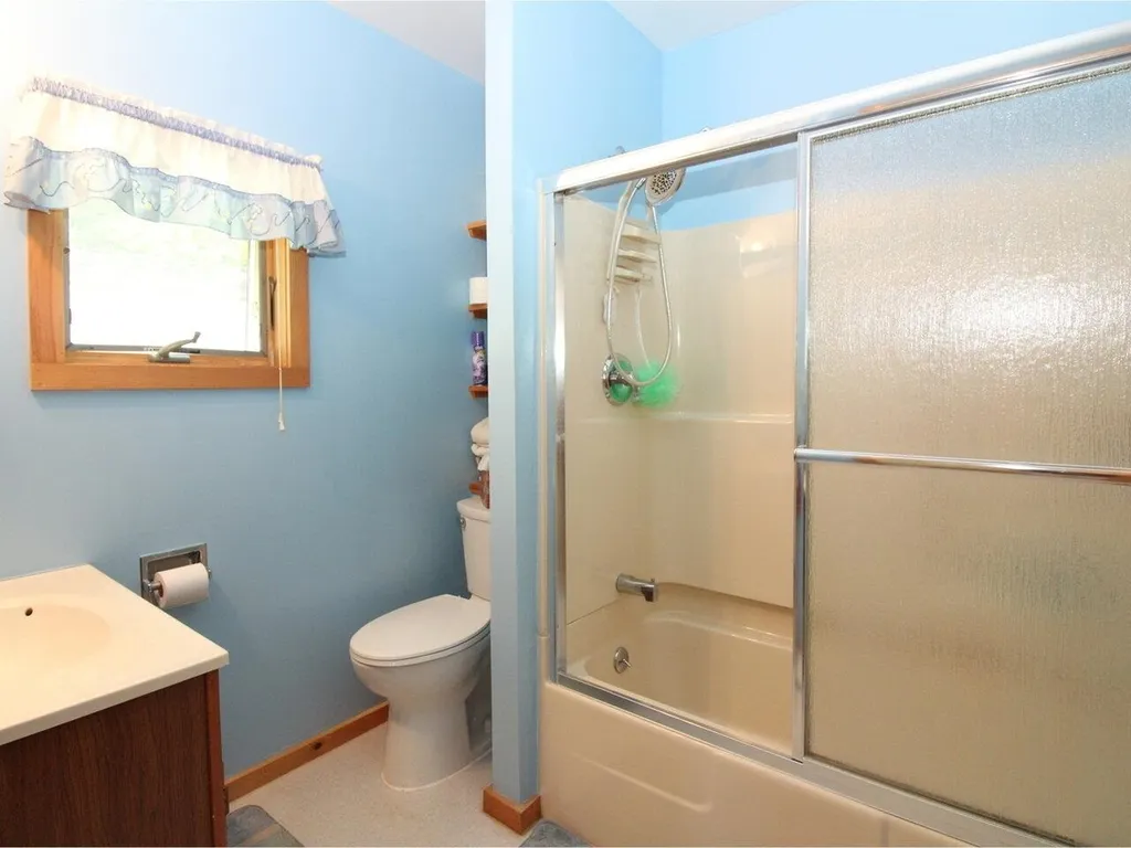 53 West Island Road Colchester VT 05446