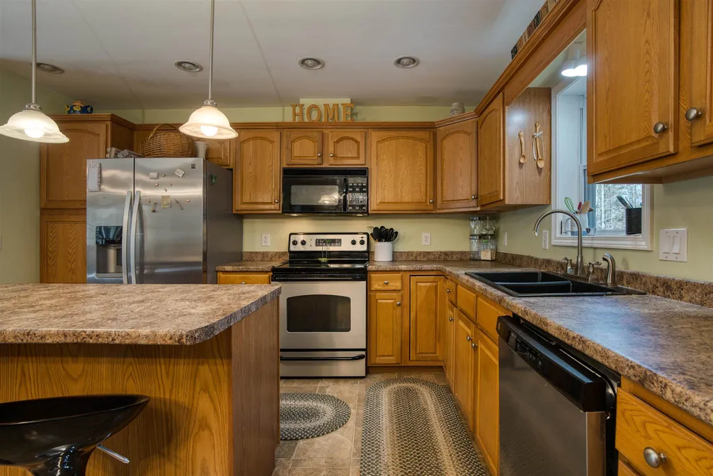 12 Sun Valley Road Hartland VT 05048