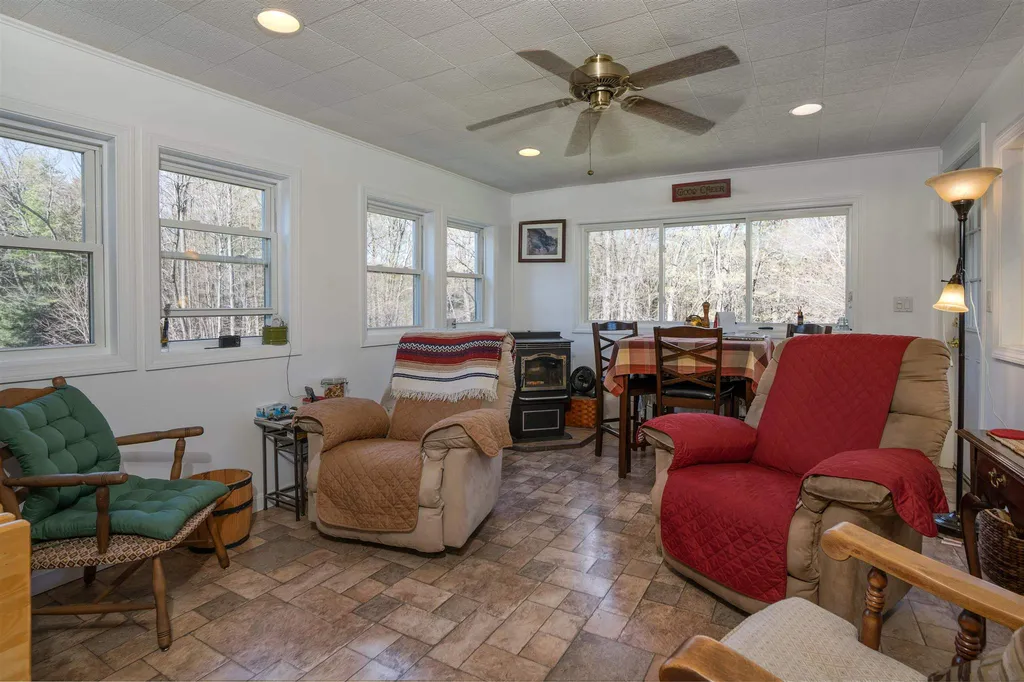 12 Sun Valley Road Hartland VT 05048